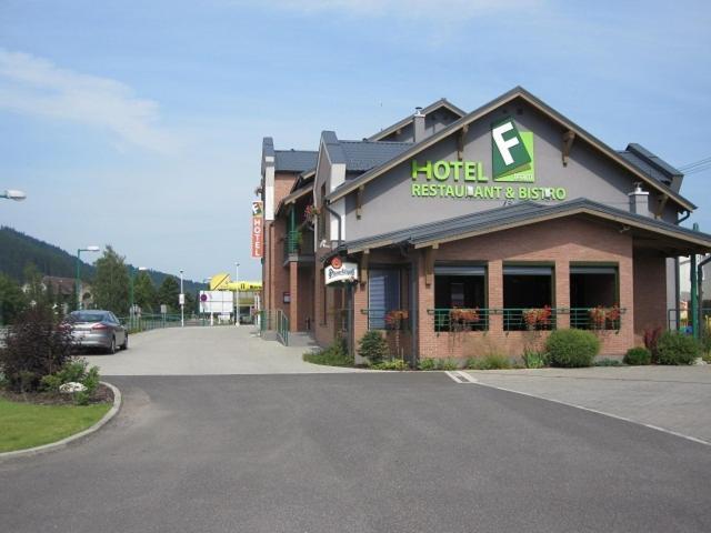 F - Team Hotel Liptovsky Hradok Luaran gambar