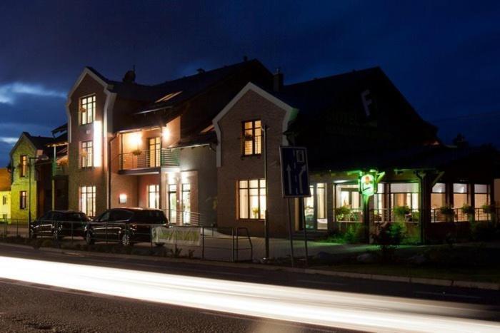 F - Team Hotel Liptovsky Hradok Luaran gambar