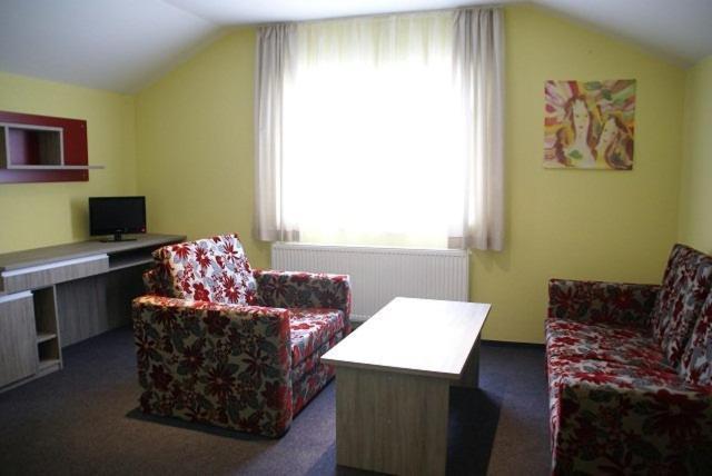 F - Team Hotel Liptovsky Hradok Bilik gambar